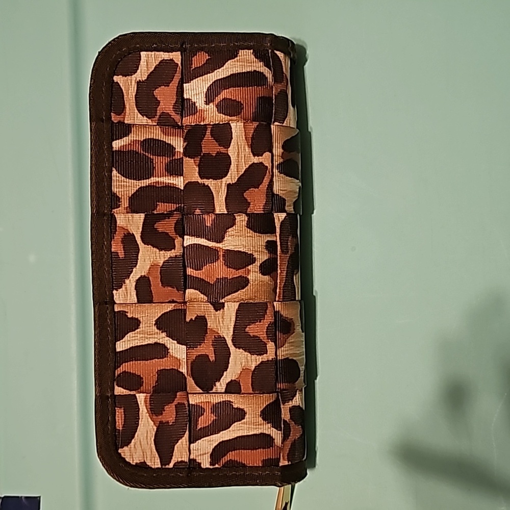 HARVEYS Leopard print wallet.